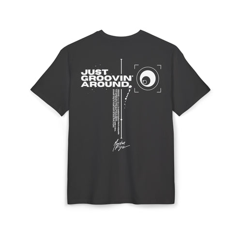 L'Oversize - "Just Groovin' Around"